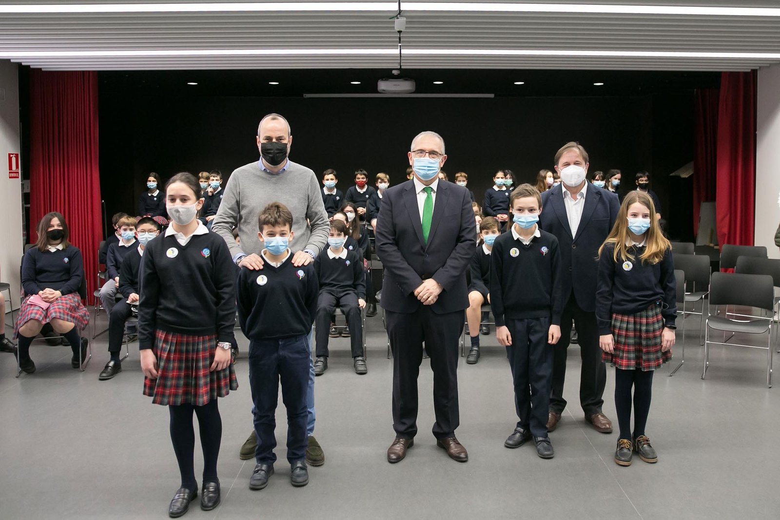 Alumnos y alumnas del colegio San Cernin ponen en marcha con éxito el proyecto educativo ‘Acción contra el despilfarro energético’, promovido por el Ayuntamiento de Pamplona