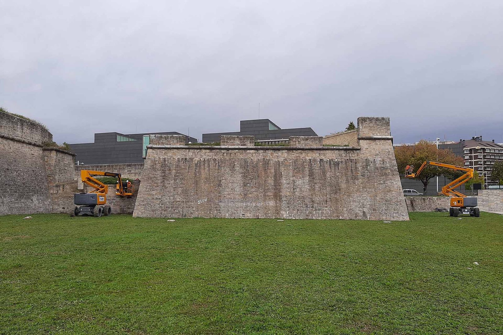 El Ayuntamiento de Pamplona trabajará este 2022 de forma intensiva en la limpieza y mantenimiento de las fortificaciones del Frente de Francia