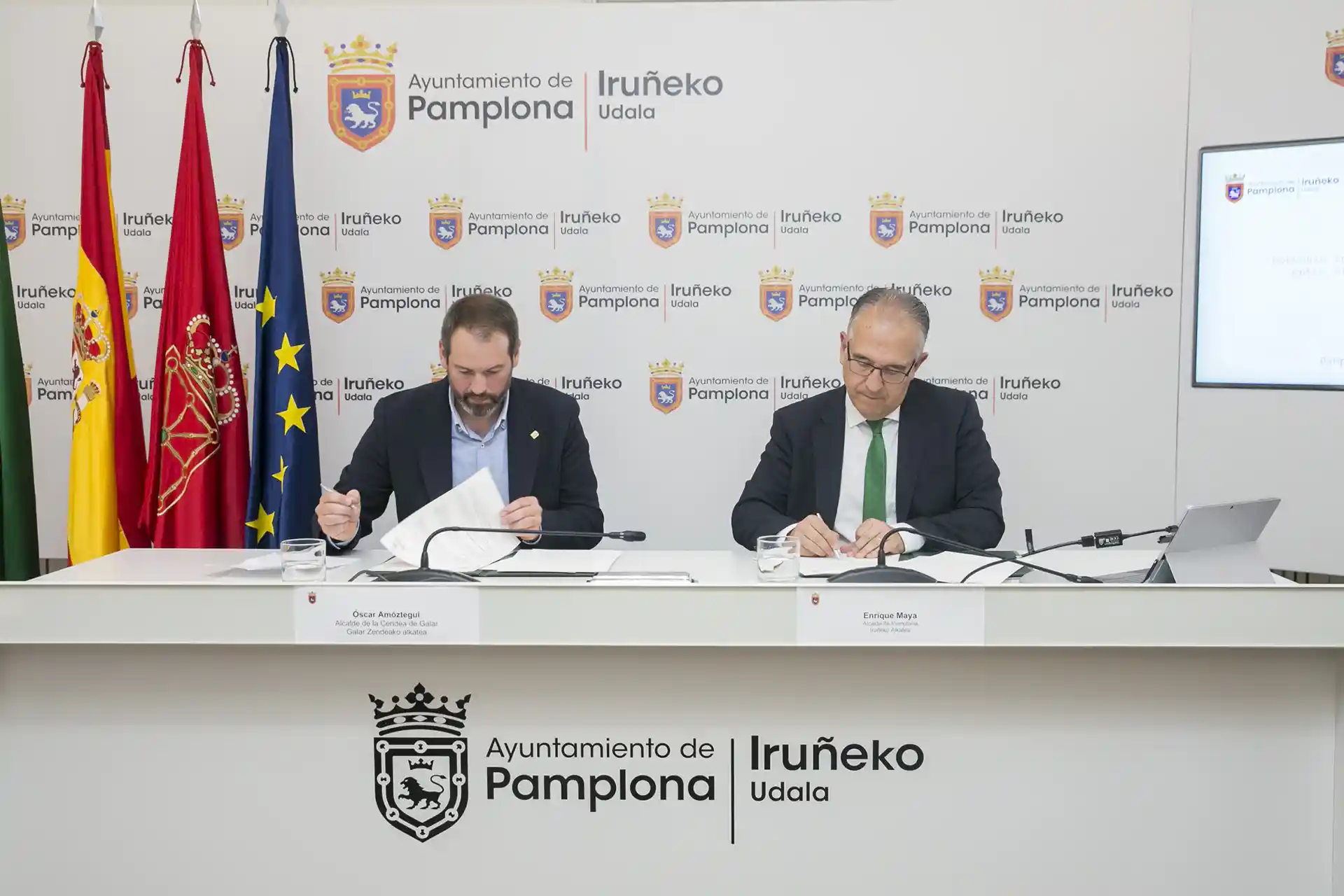 Los ayuntamientos de Pamplona y Cendea de Galar firman el convenio que altera 566.000 m2 de sus términos municipales para favorecer futuros desarrollos urbanísticos
