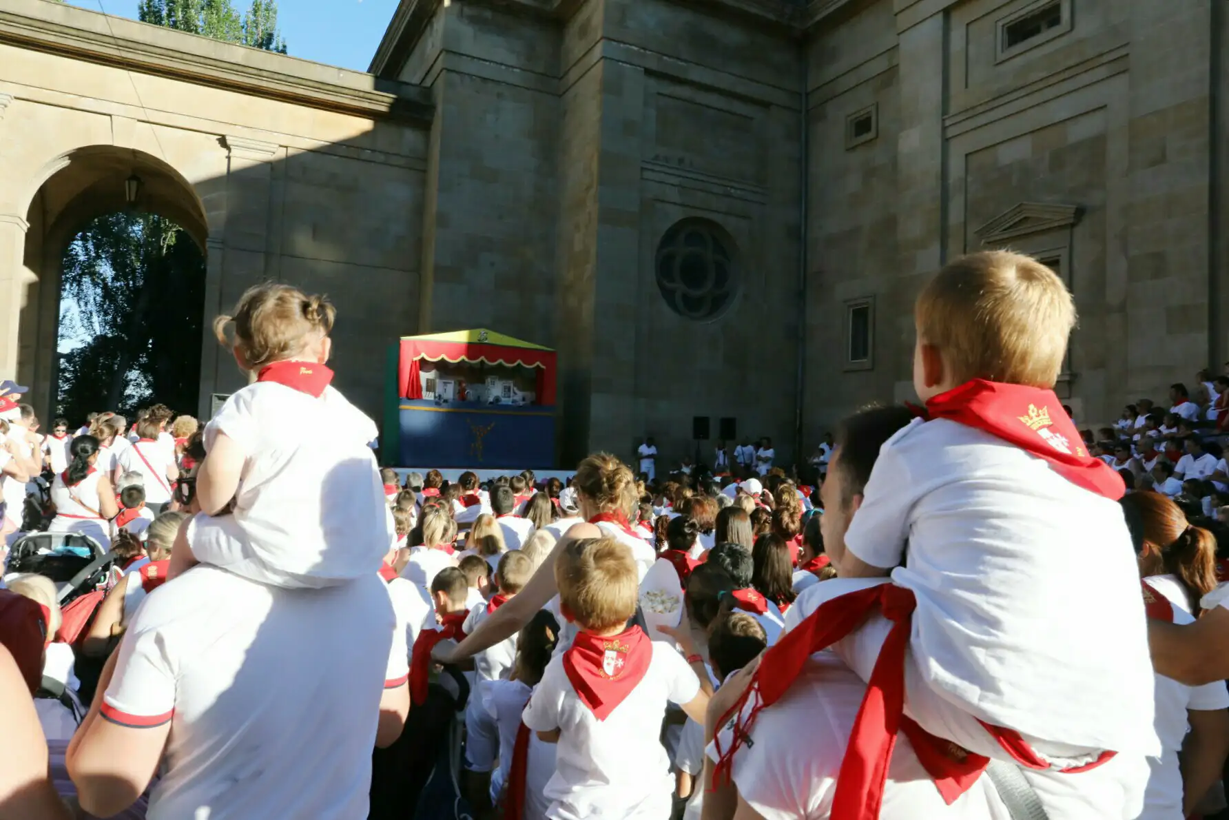 El Ayuntamiento de Pamplona recibirá el lunes 11 de julio, Día Infantil en los próximos Sanfermines, a quince niños y niñas nacidos tras las últimas fiestas de 2019