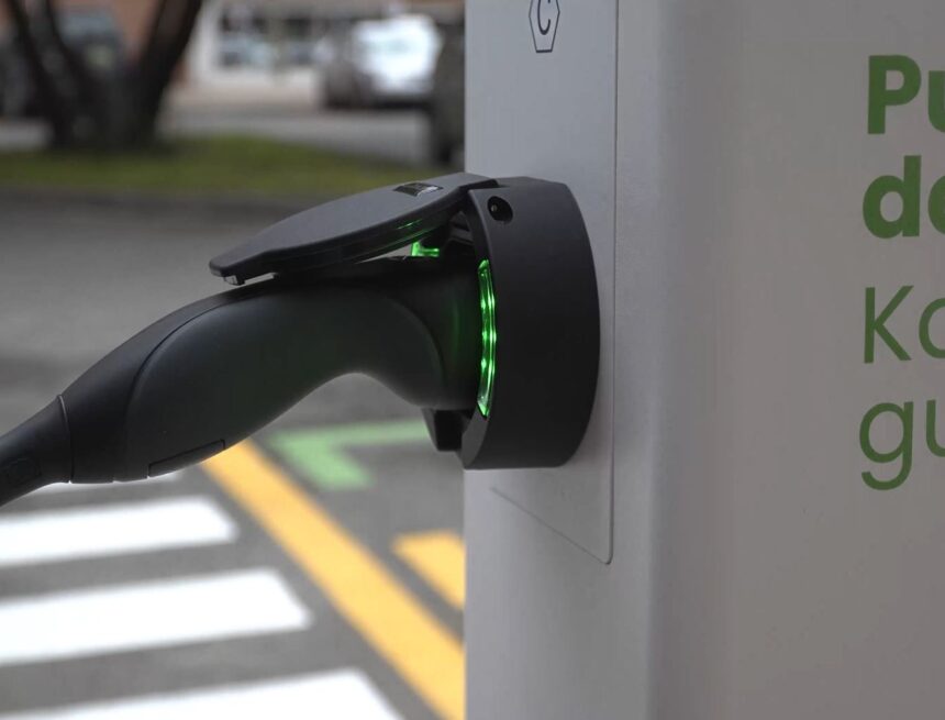 El Ayuntamiento de Pamplona continúa extendiendo las comunidades energéticas en la ciudad con una nueva en el barrio de Ermitagaña-Mendebaldea