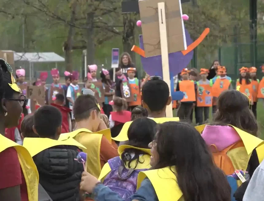 130 niños y niñas disfrutan del campamento urbano de Semana Santa organizado por COworkids en el Complejo Deportivo de Aranzadi