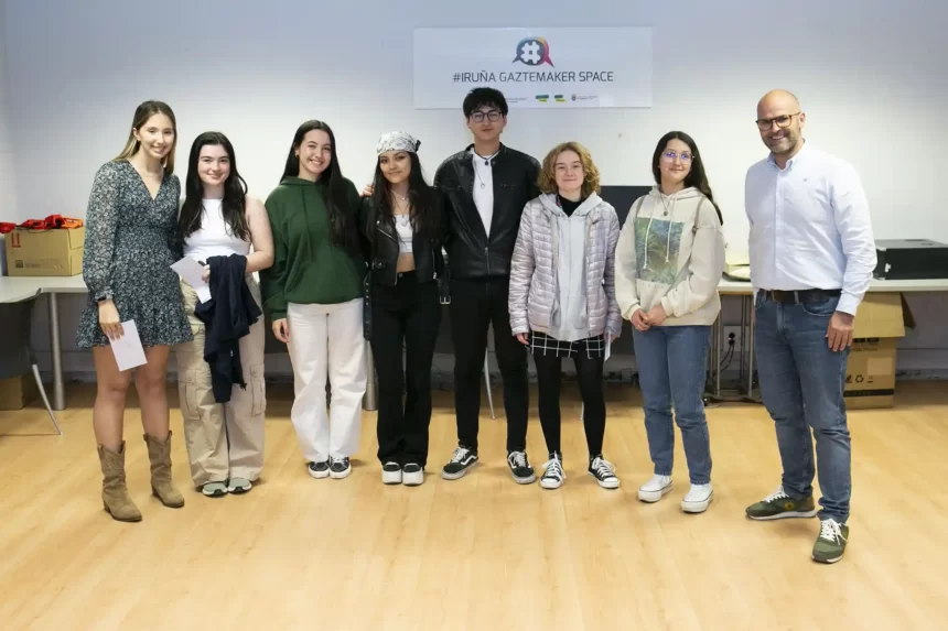 Irati Martínez Lacunza, Lucía Garralda Sancena y Natalia Lusarreta García se llevan los tres primeros premios de la octava edición de Iruñarrivial