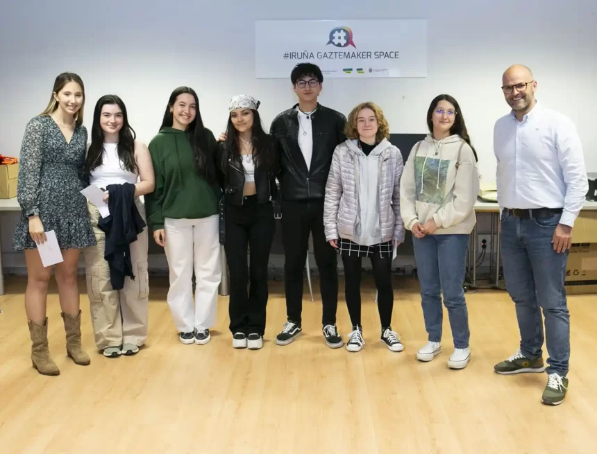 Irati Martínez Lacunza, Lucía Garralda Sancena y Natalia Lusarreta García se llevan los tres primeros premios de la octava edición de Iruñarrivial