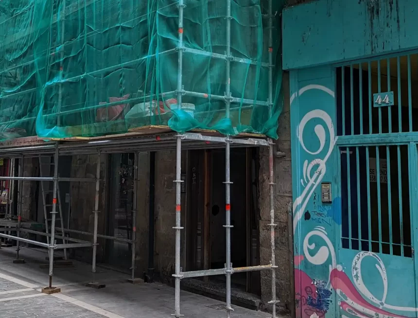 Del 30 de junio al 15 de julio deberán estar cerradas las zanjas y haberse retirado andamios, vallados y grúas en la vía pública de Casco Antiguo y parte de los Ensanches