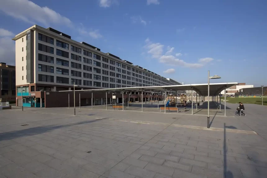 Cuatro promotoras navarras cubren la oferta de parcelas municipales para levantar 635 viviendas en cinco barrios de Pamplona