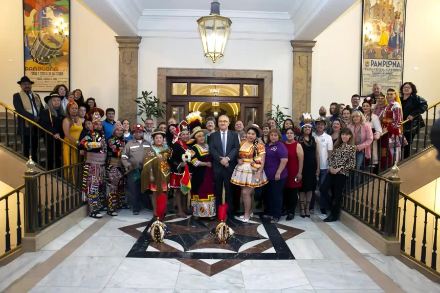 El Ayuntamiento celebra la multiculturalidad de Pamplona con una recepción a 23 asociaciones en la conmemoración del Día Internacional de la Diversidad Cultural