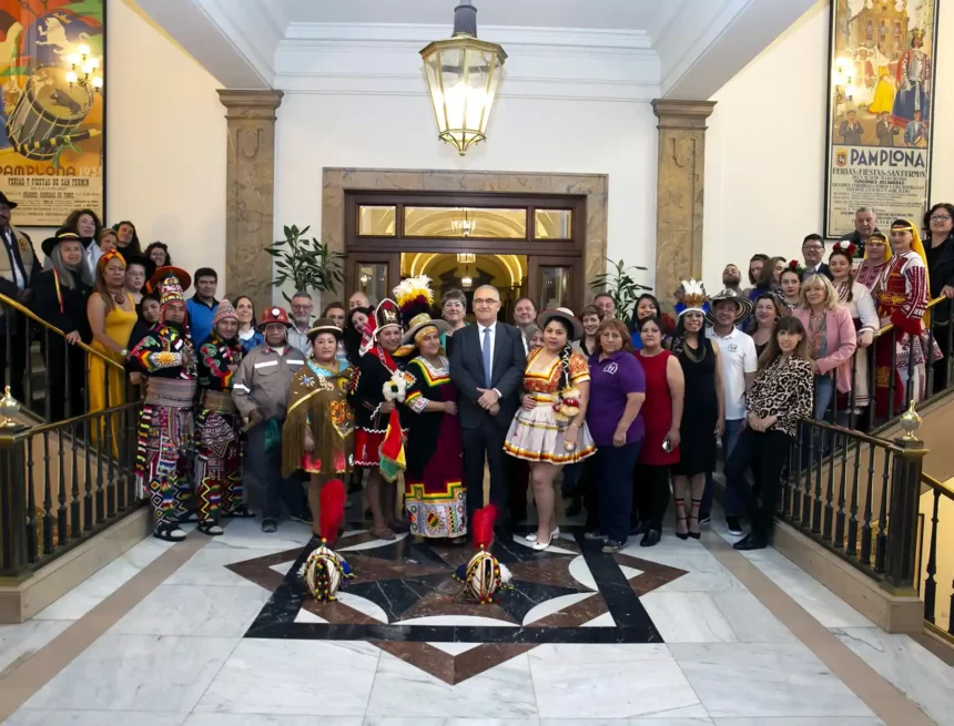 El Ayuntamiento celebra la multiculturalidad de Pamplona con una recepción a 23 asociaciones en la conmemoración del Día Internacional de la Diversidad Cultural