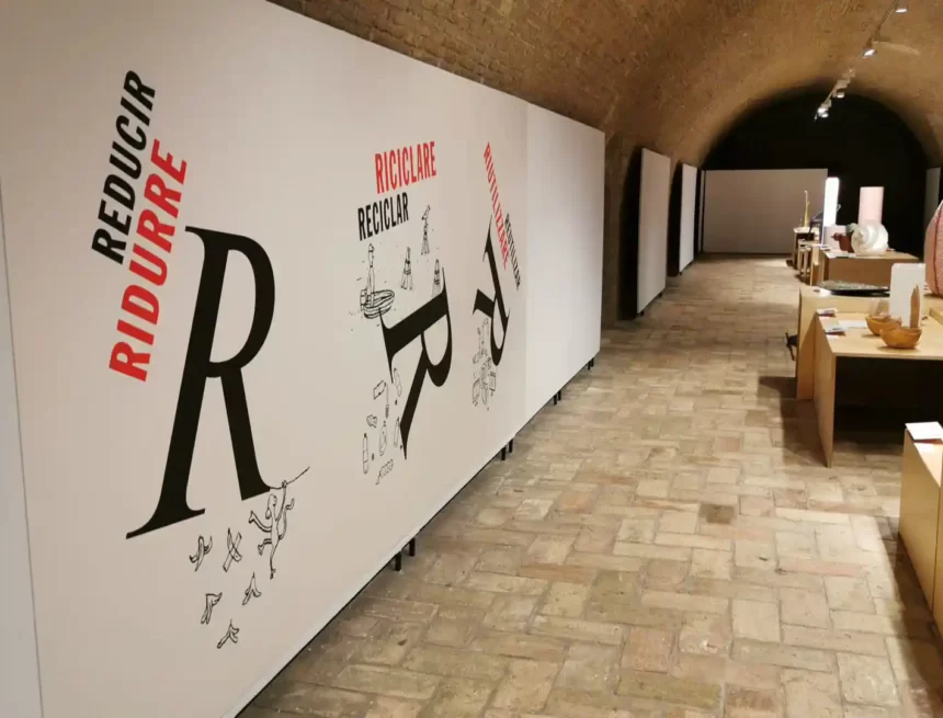 Las nuevas tendencias del diseño italiano, integrando ecología y sostenibilidad, se exhiben en una exposición en la primera planta del Pabellón de Mixtos