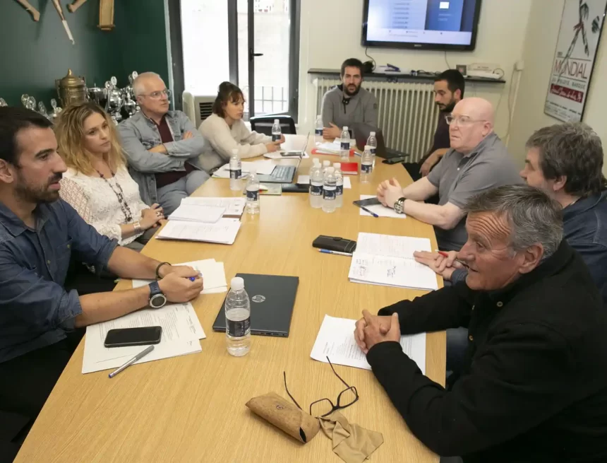 Pamplona trabaja en la creación de una red transfronteriza de la pelota vasca para el desarrollo de un producto turístico