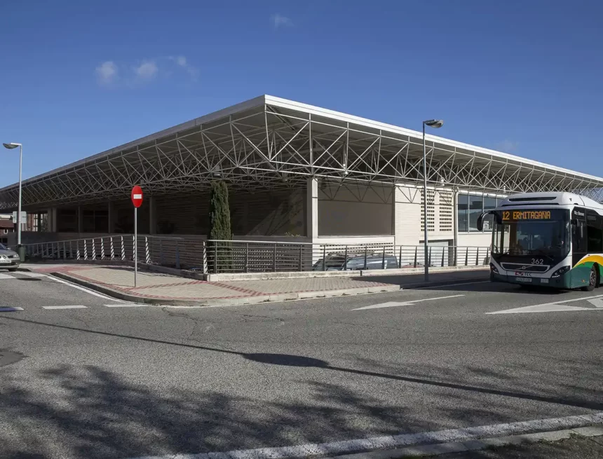 Adjudicada la contratación de los servicios de portería, mantenimiento y limpieza integral en el Polideportivo y Trinquete de Mendillorri