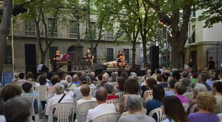 Como cantar versiones innovando o La tribu Obenbe, la propuesta para el lunes del concierto en la plaza de San José