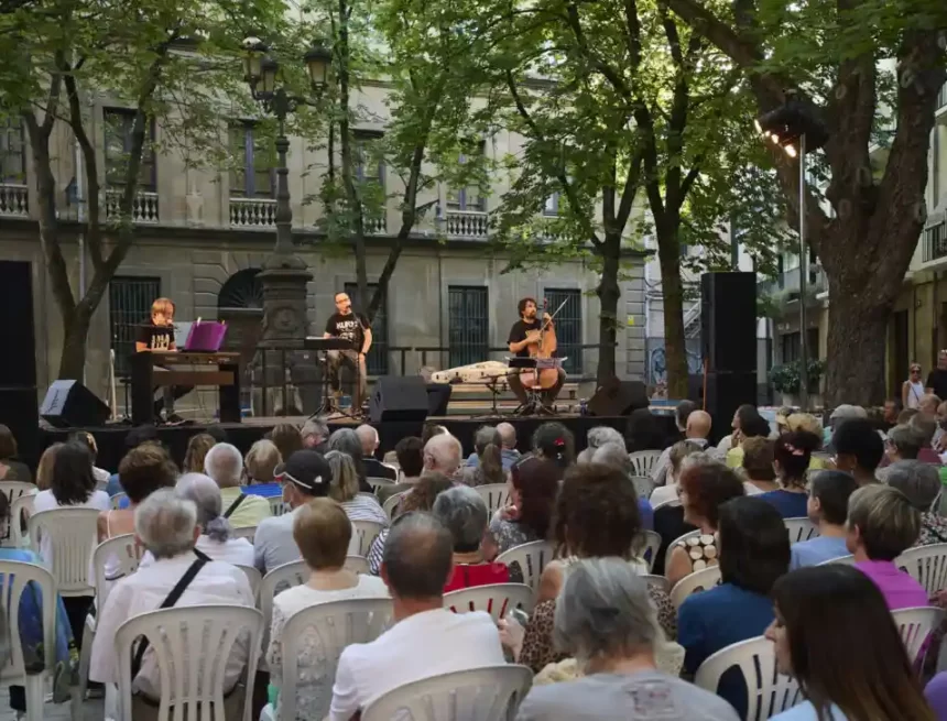Como cantar versiones innovando o La tribu Obenbe, la propuesta para el lunes del concierto en la plaza de San José