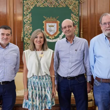 La alcaldesa de Pamplona se reúne con el Colegio de Ingenieros de Caminos, Canales y Puertos de Navarra