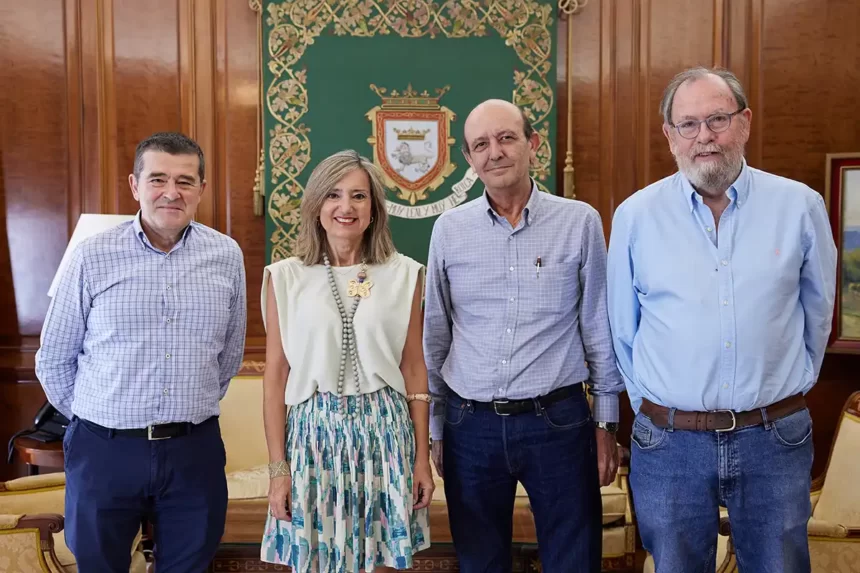 La alcaldesa de Pamplona se reúne con el Colegio de Ingenieros de Caminos, Canales y Puertos de Navarra