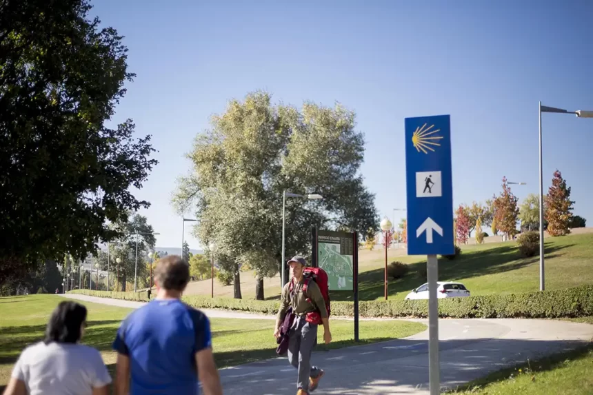 turismo-camino-santiago El Ayuntamiento busca extender los beneficios del turismo a las distintas zonas de la ciudad durante todo el año con un Plan de movilidad y accesibilidad turística sostenible