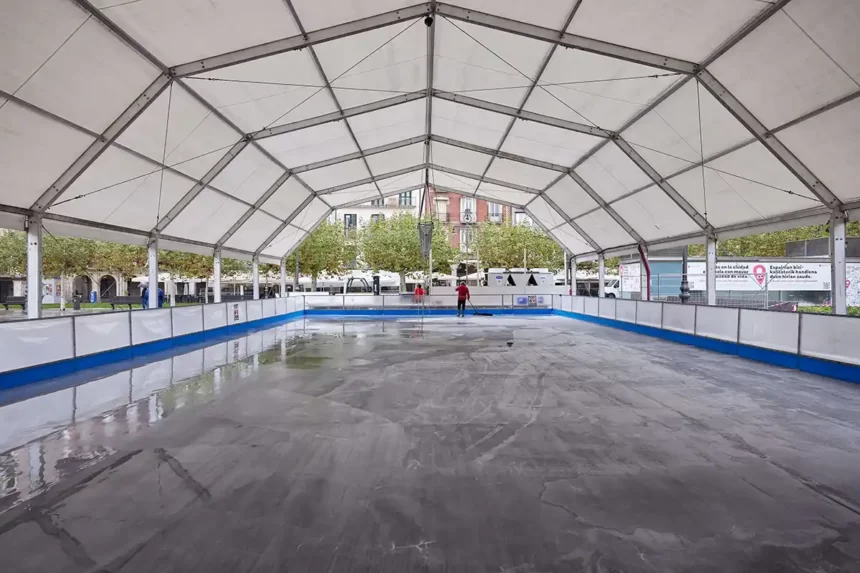 20231201instalacionpistapatinajeq5a5897_0 pista de hielo