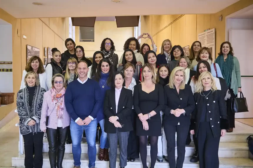 mujeres diplomas inserción laboral