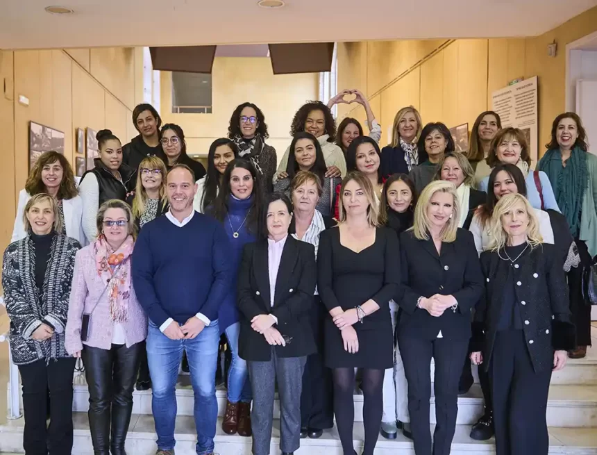 mujeres diplomas inserción laboral