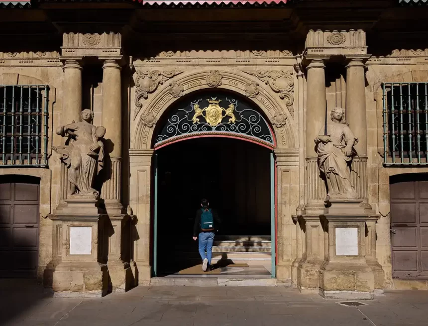 fachada ayuntamiento pamplona