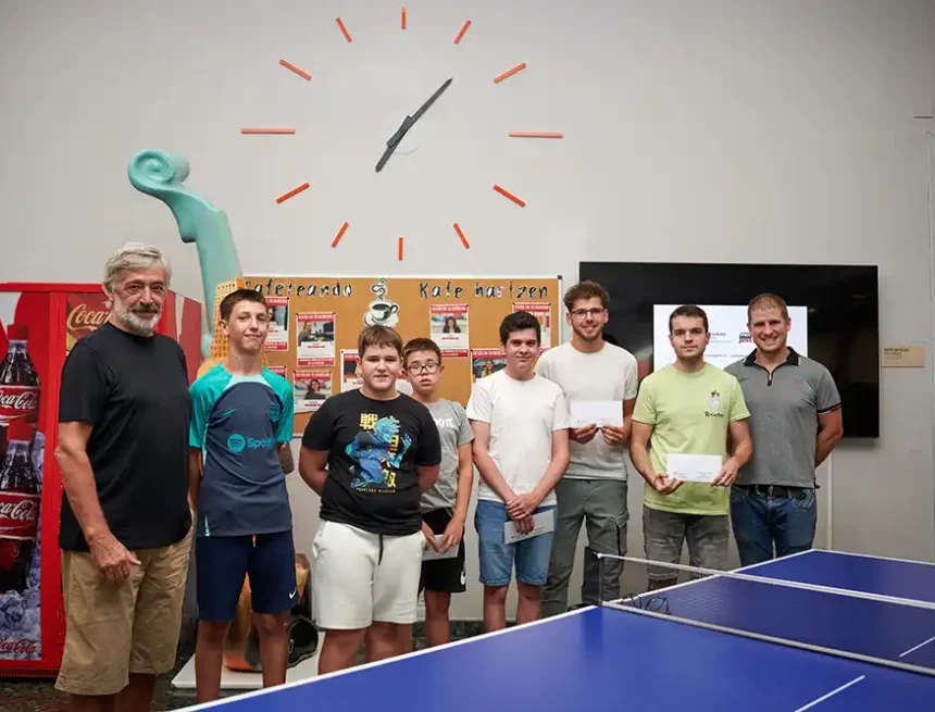 entrega premios tenis de mesa