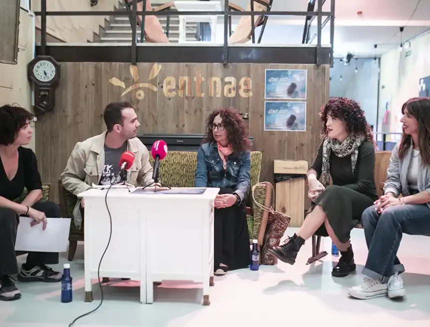 rueda de prensa escuela navarra de teatro