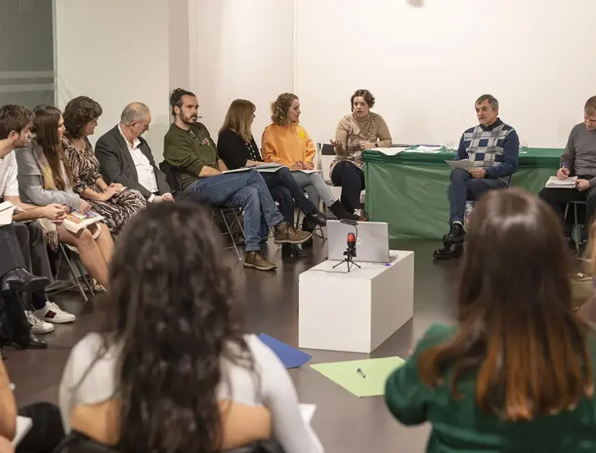 reunión de la mesa de la juventud