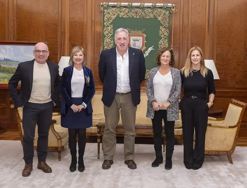 reunión Amparo López