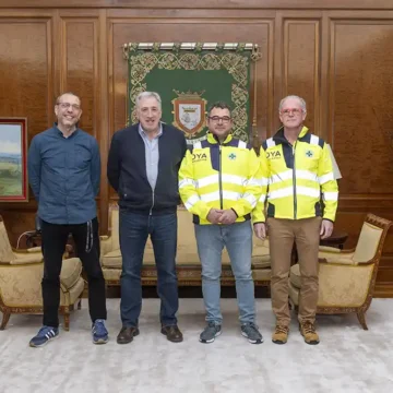 firma del convenio con DYA