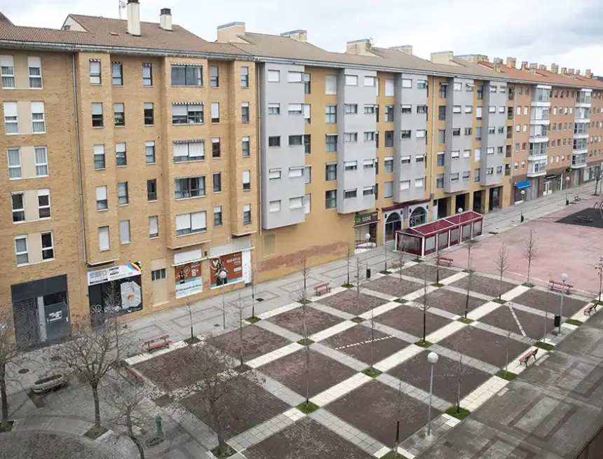 plaza roja rochapea