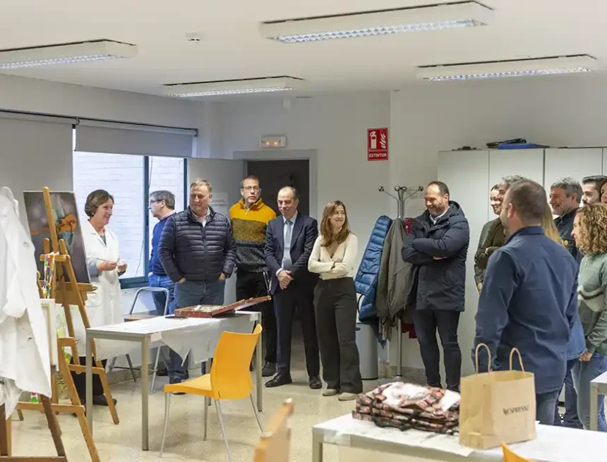 visita comisión casa de la juventud