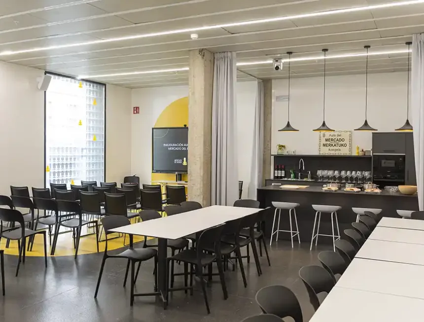 inauguración aula multiusos mercado