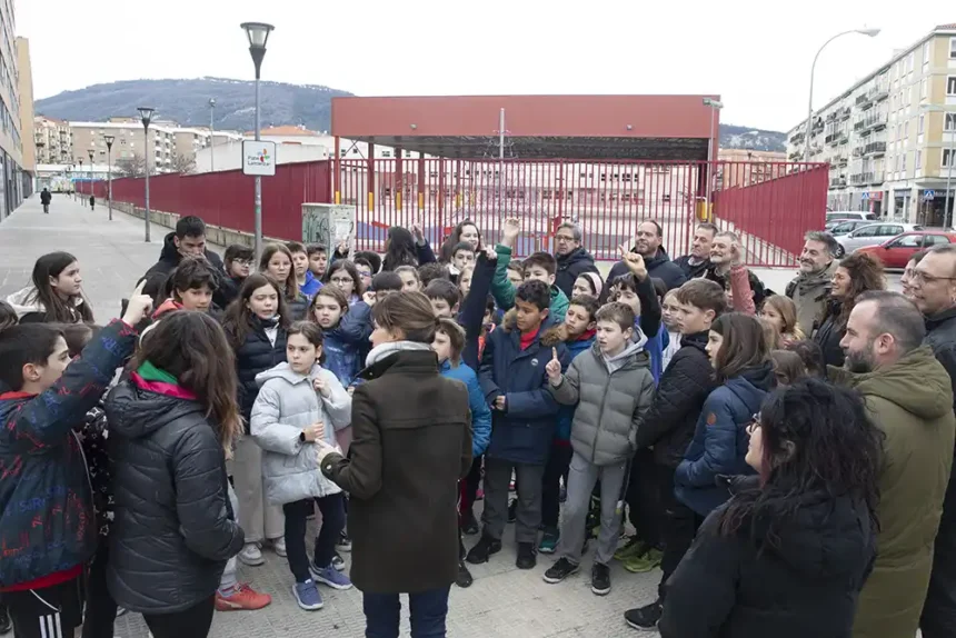 visita comisión caminos colegios Patxi Larrainzar