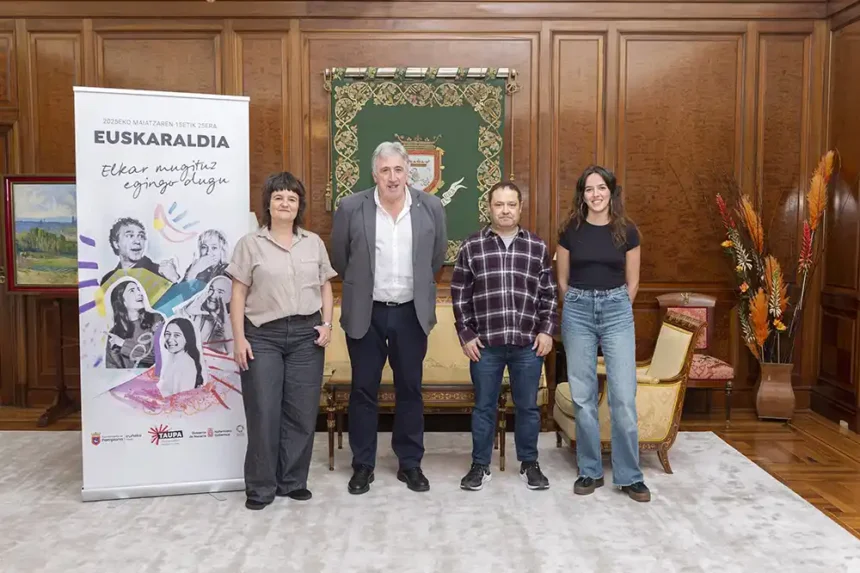 firma convenio con euskaraldia