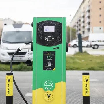 CESIÓN PUNTO DE RECARGA ELÉCTRICO RIÍO ARGA VEHÍCULOS COMUNIDAD ENERGÉTICA