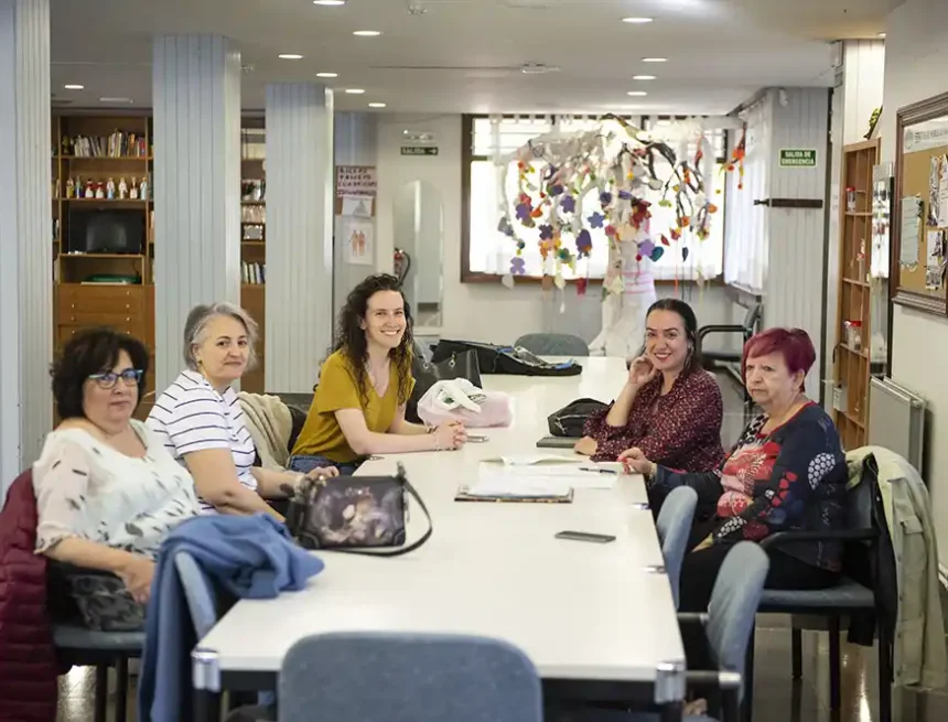 reunión asociación local de Mayores de Etxabakoitz