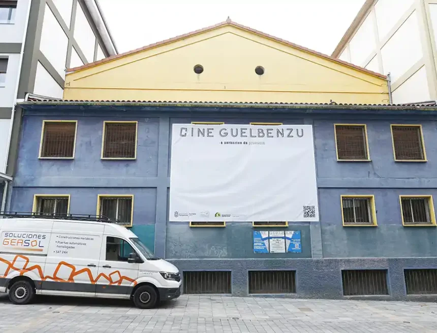 visita comisión y gerencia de urbanismo cines guelbenzu