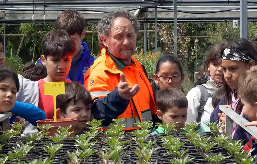 El Vivero Municipal de Miluce abre sus puertas a escolares y colectivos para mostrar la labor de mantenimiento del arbolado y las zonas verdes de Pamplona
