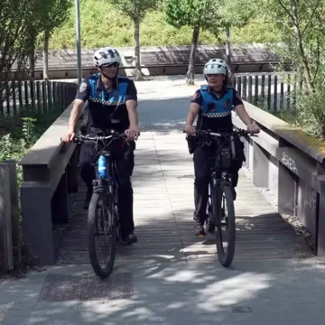 policía local en bici