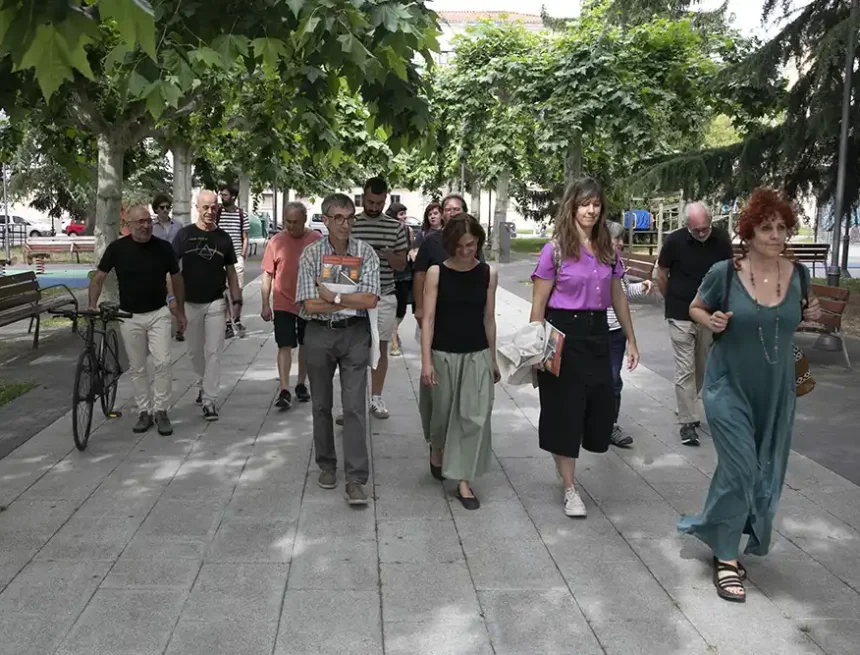 visita paseo barrio txantrea