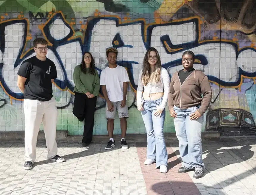 reunión jóvenes cumbre antirrumores