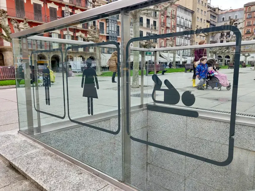 aseos baños públicos