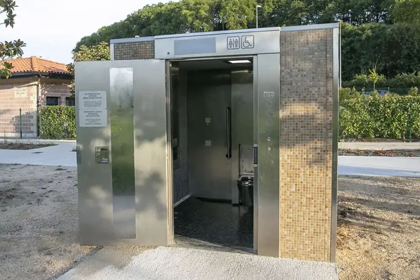 baño aseo autolimpiable