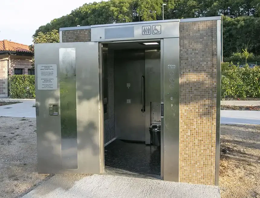 baño aseo autolimpiable