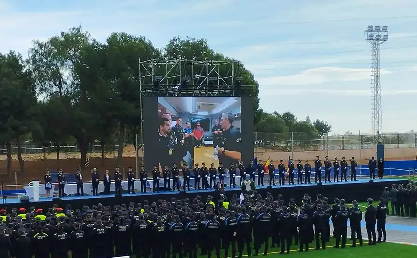 homenaje Paiporta Dana policía municipal 5-12-2025