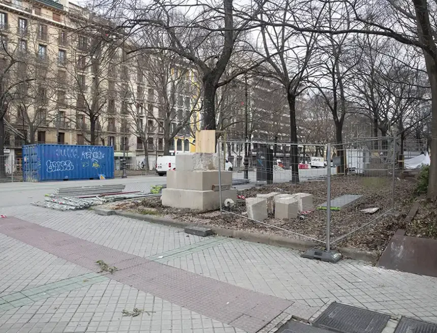 paseo sarasate retirada estatuas