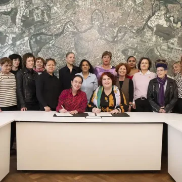 FIRMA CONVENIO GESTIÓN CASA MUJERES