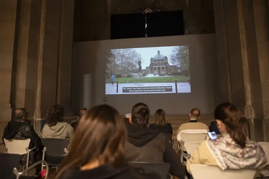 COMISIÓN URBANISMO VISITA GUIADA LOS CAÍDOS