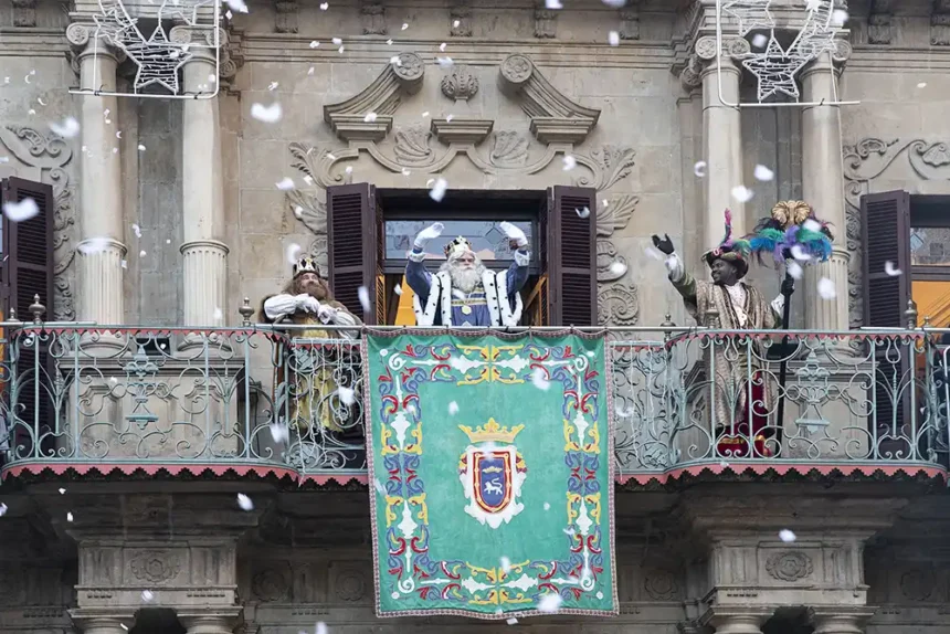 Cabalgata Reyes Magos_pañuelo Pamplona_web cabalgata reyes magos