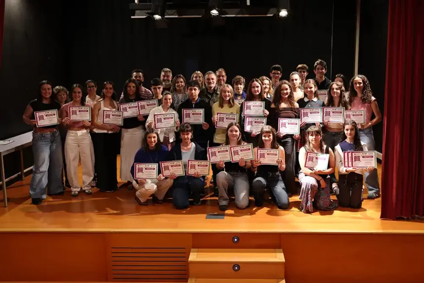 Foto de grupo premios literarios juveniles Foto de grupo premios literarios juveniles